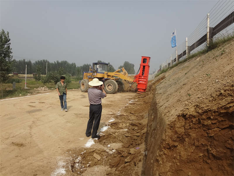 液壓夯實機