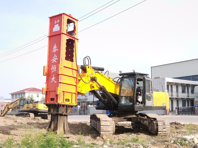 挖掘機帶液壓夯實機